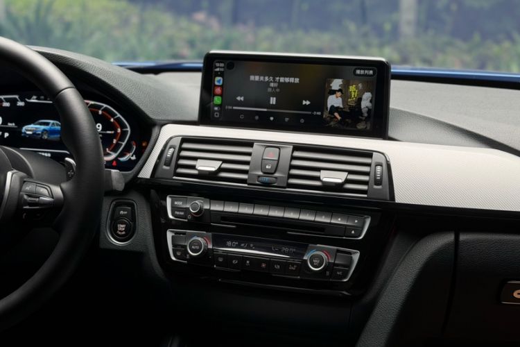 Used BMW 3 Series 2017 320i M Sport Audio And AC Panel
