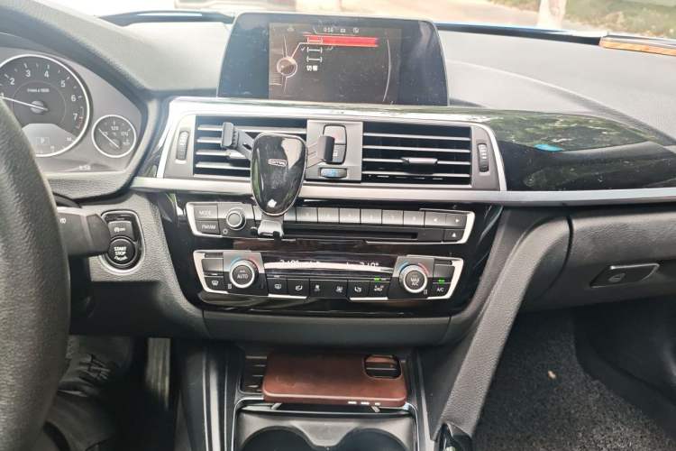 Used BMW 3 Series 2017 320Li M Sport Edition Audio And AC Panel