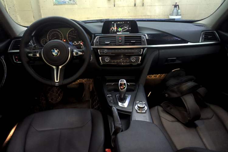 Used BMW 3 Series 2017 320Li M Sport Edition Center Console