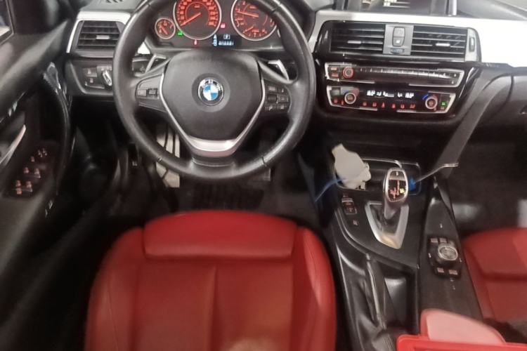 Used BMW 3 Series 2017 320i M Sport Center Console