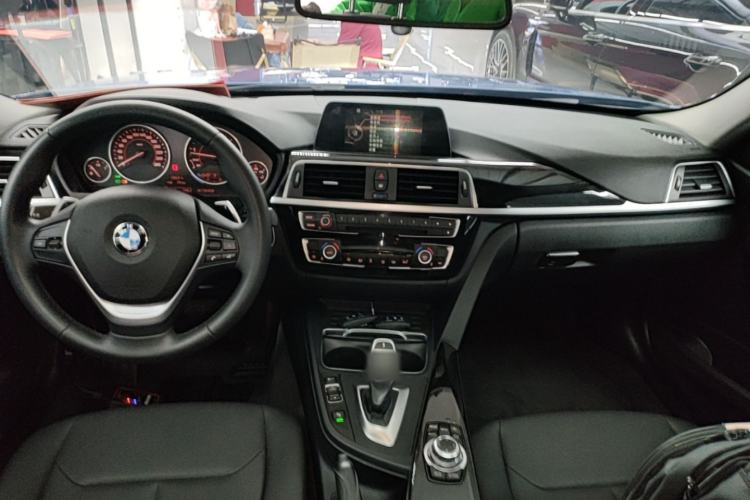 Used BMW 3 Series 2017 320Li M Sport Edition Center Console