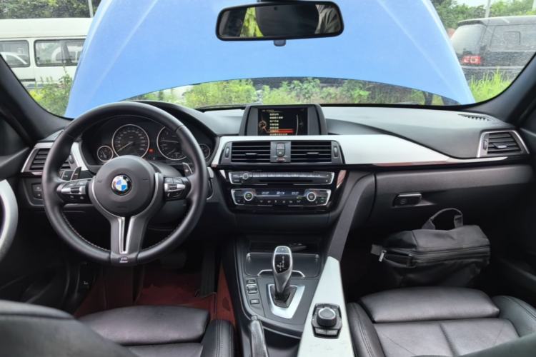 Used BMW 3 Series 2017 320i M Sport Center Console
