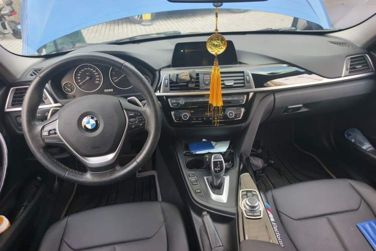 Used BMW 3 Series 2017 320Li M Sport Edition Center Console