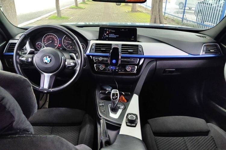 Used BMW 3 Series 2017 320i M Sport Center Console