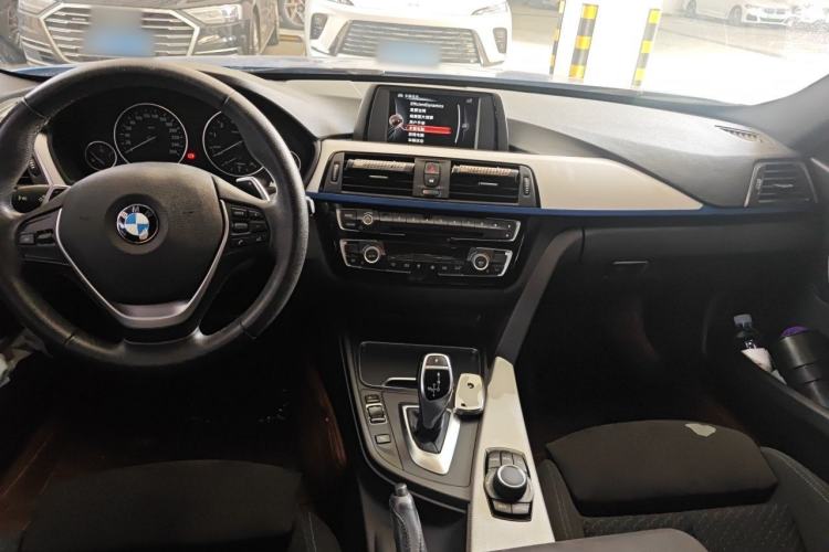 Used BMW 3 Series 2017 320i M Sport Center Console