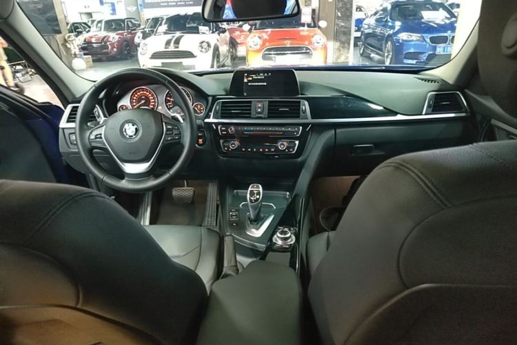 Used BMW 3 Series 2017 320Li M Sport Edition Center Console