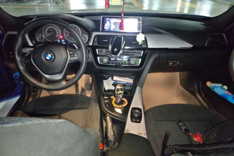 Used BMW 3 Series 2017 320i M Sport Center Console