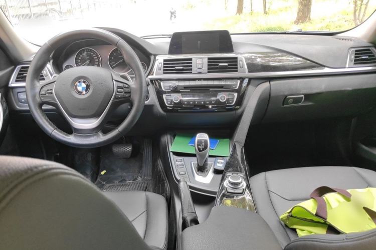 Used BMW 3 Series 2017 320Li M Sport Edition Center Console