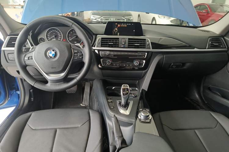Used BMW 3 Series 2017 320Li M Sport Edition Center Console