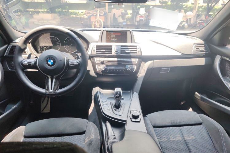Used BMW 3 Series 2017 320i M Sport Center Console