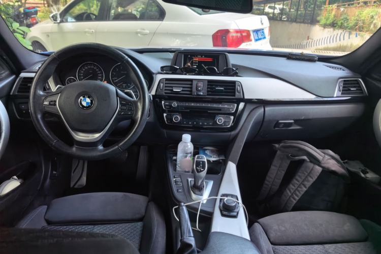 Used BMW 3 Series 2017 320i M Sport Center Console