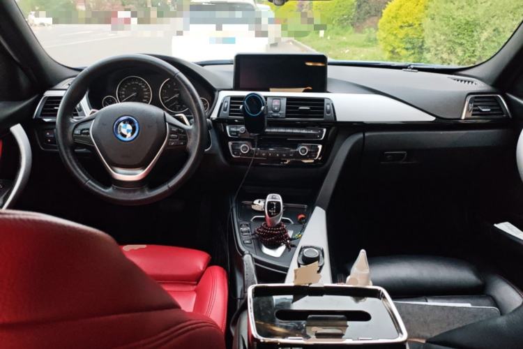 Used BMW 3 Series 2017 320i M Sport Center Console