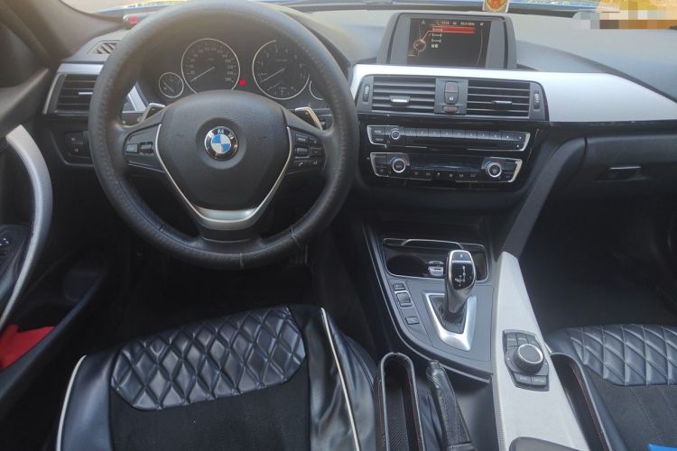 Used BMW 3 Series 2017 320i M Sport Center Console