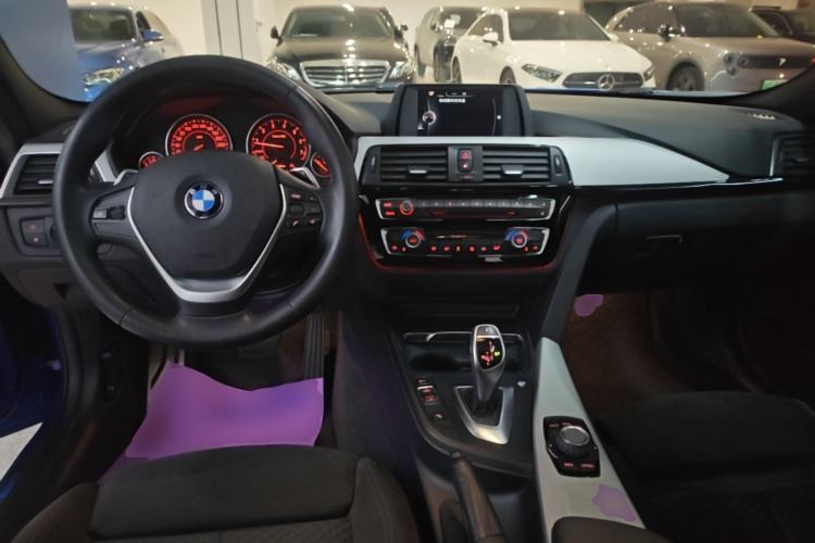 Used BMW 3 Series 2017 320i M Sport Center Console