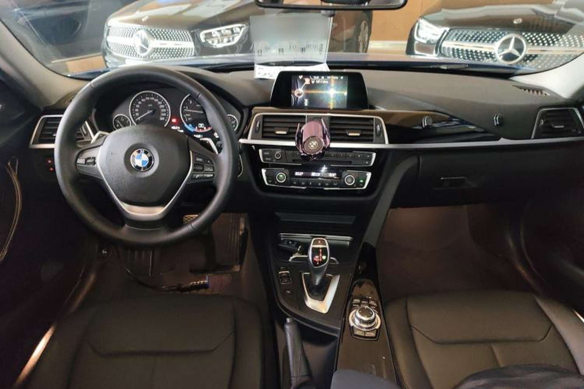 Used BMW 3 Series 2017 320Li M Sport Edition Center Console