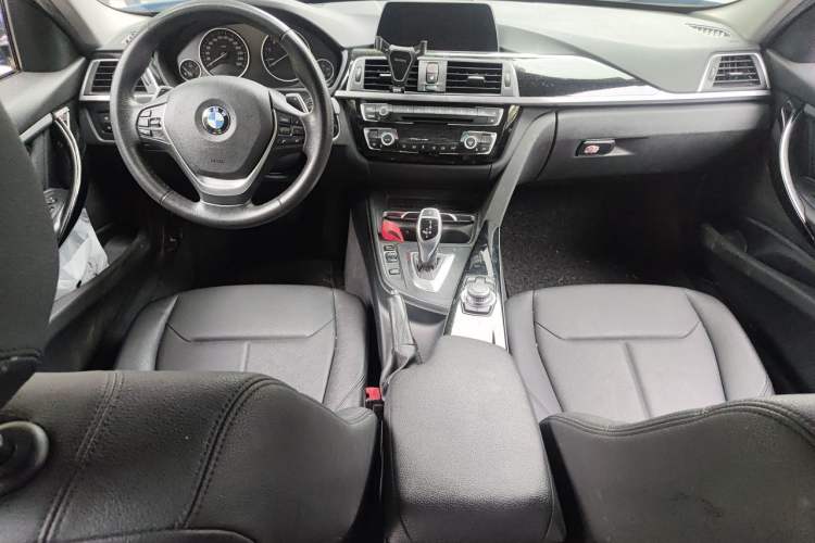 Used BMW 3 Series 2017 320Li M Sport Edition Center Console