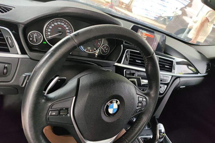 Used BMW 3 Series 2017 320Li M Sport Edition Center Console