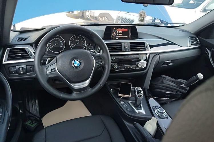 Used BMW 3 Series 2017 320Li M Sport Edition Center Console