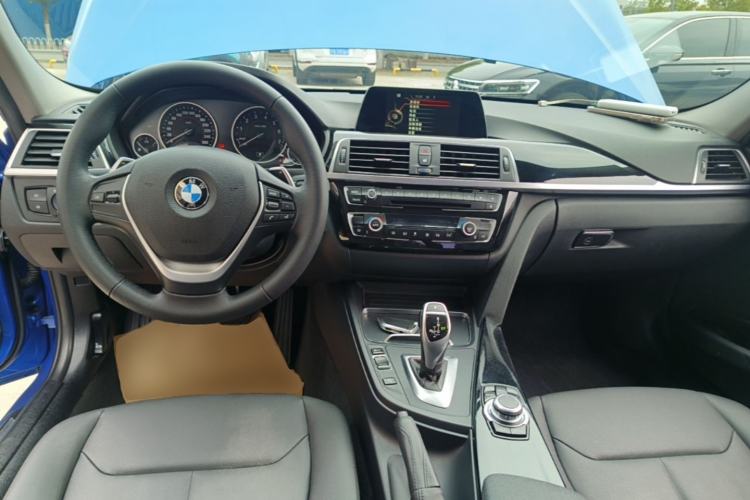 Used BMW 3 Series 2017 320Li M Sport Edition Center Console