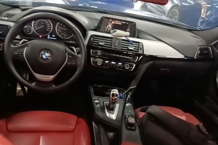 Used BMW 3 Series 2017 320i M Sport Center Console