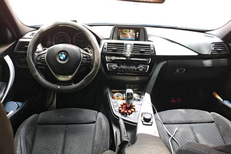 Used BMW 3 Series 2017 320i M Sport Center Console