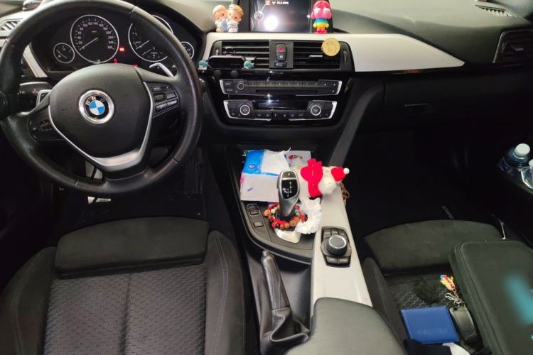 Used BMW 3 Series 2017 320i M Sport Center Console