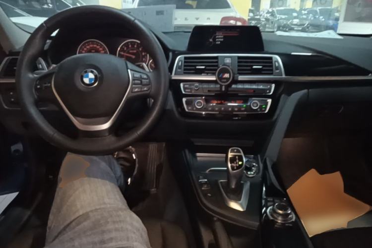 Used BMW 3 Series 2017 320Li M Sport Edition Center Console