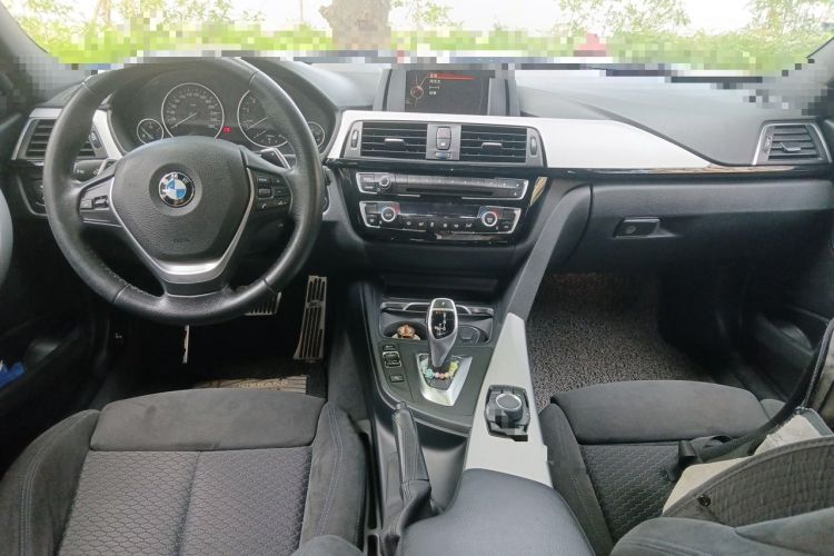 Used BMW 3 Series 2017 320i M Sport Center Console