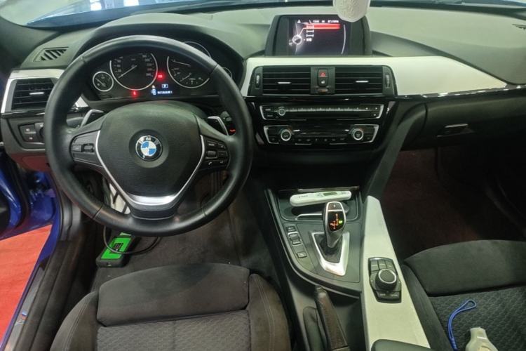 Used BMW 3 Series 2017 320i M Sport Center Console