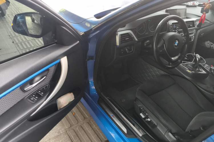 Used BMW 3 Series 2017 320i M Sport Driver Seat
