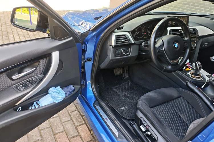 Used BMW 3 Series 2017 320i M Sport Driver Seat