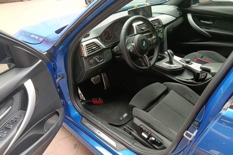 Used BMW 3 Series 2017 320i M Sport Driver Seat