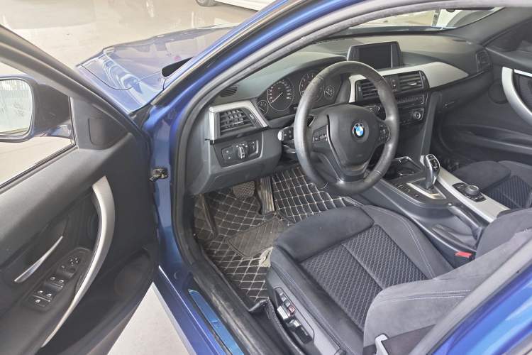 Used BMW 3 Series 2017 320i M Sport Driver Seat