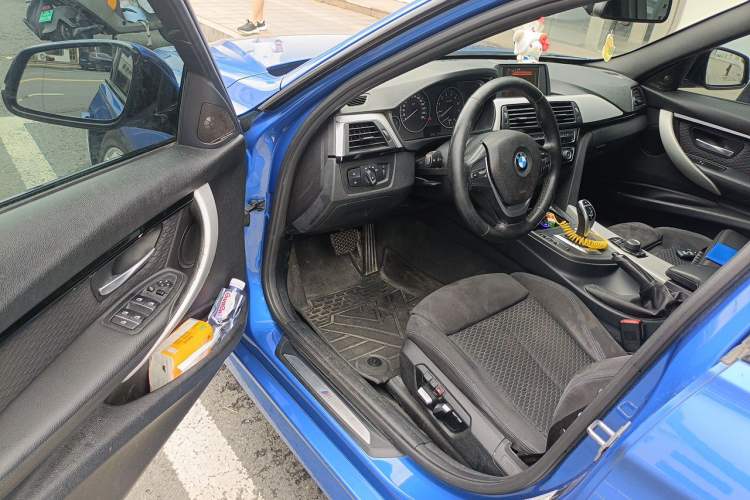 Used BMW 3 Series 2017 320i M Sport Driver Seat