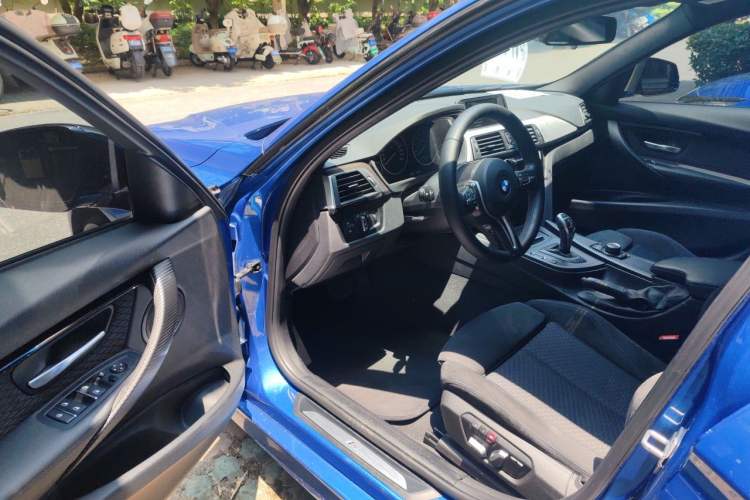 Used BMW 3 Series 2017 320i M Sport Driver Seat