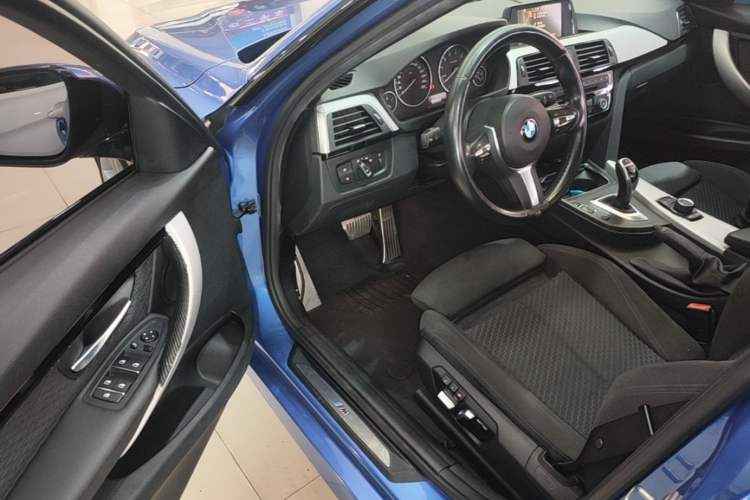Used BMW 3 Series 2017 320i M Sport Driver Seat