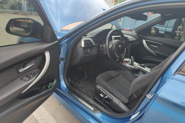 Used BMW 3 Series 2017 320i M Sport Driver Seat