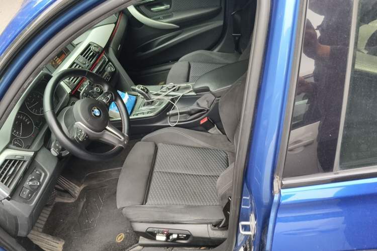 Used BMW 3 Series 2017 320i M Sport Driver Seat