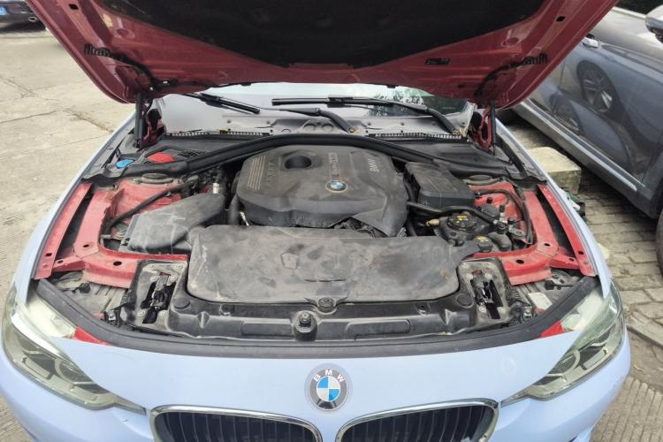 Used BMW 3 Series 2017 320Li Fashion Model Engine Bay