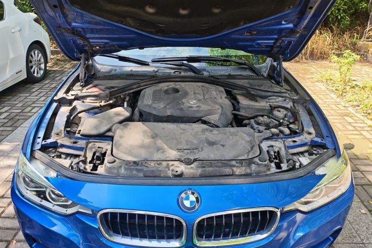 Used BMW 3 Series 2017 320i M Sport Engine Bay