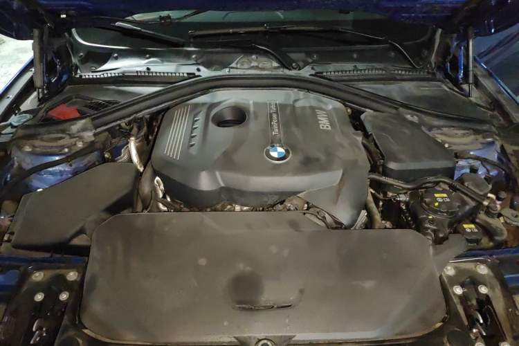 Used BMW 3 Series 2017 320i M Sport Engine Bay
