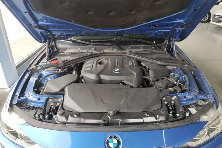Used BMW 3 Series 2017 320i M Sport Engine Bay