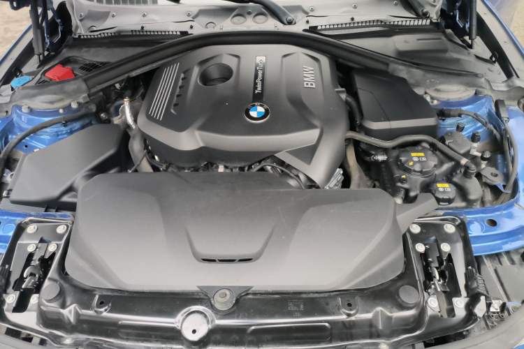 Used BMW 3 Series 2017 320i M Sport Engine Bay