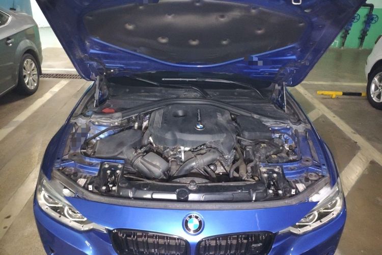 Used BMW 3 Series 2017 320i M Sport Engine Bay
