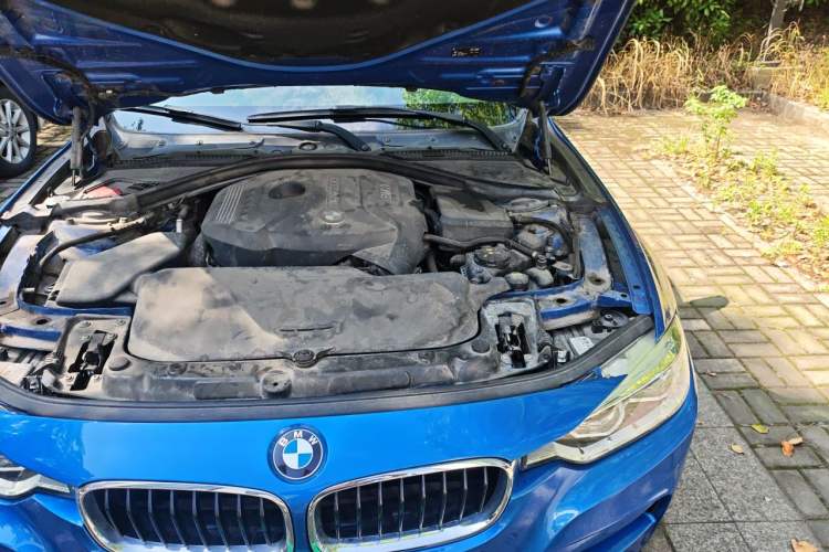 Used BMW 3 Series 2017 320i M Sport Engine Bay Left