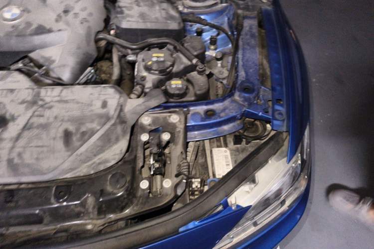 Used BMW 3 Series 2017 330Li M Sport Edition Engine Bay Left