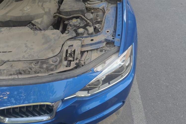 Used BMW 3 Series 2017 320i M Sport Engine Bay Left