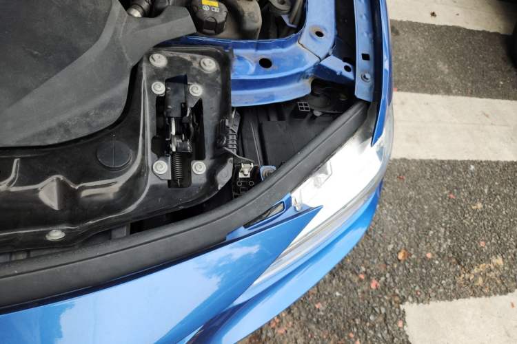 Used BMW 3 Series 2017 320Li M Sport Edition Engine Bay Left