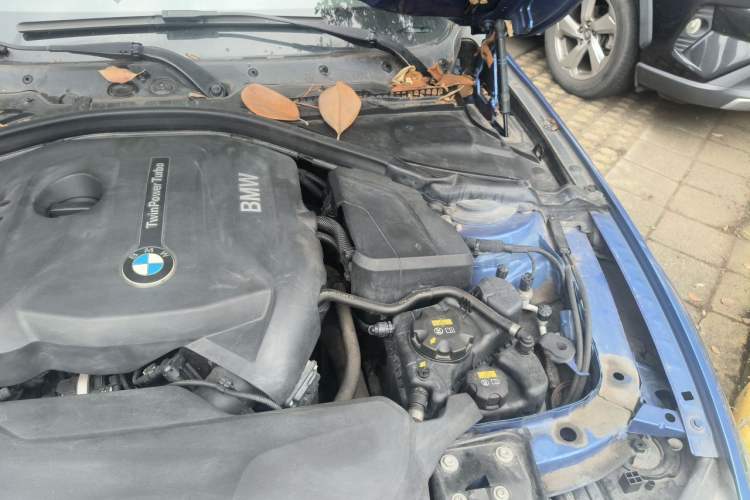Used BMW 3 Series 2017 320i M Sport Engine Bay Left
