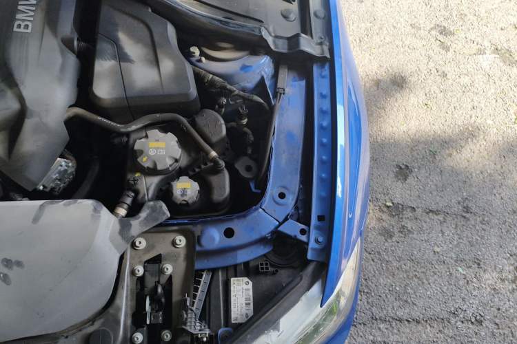 Used BMW 3 Series 2017 320i M Sport Engine Bay Left